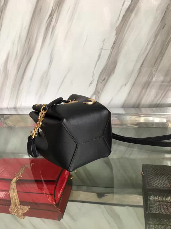 Y51 moon & star blk leather bucket bag 4813 16.5cm x 15cm x 10 cm