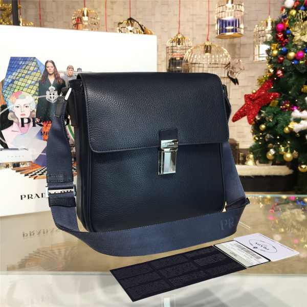 Pra*a cortex shoulder bag z3881 26cm x 7.5cm x 27cm