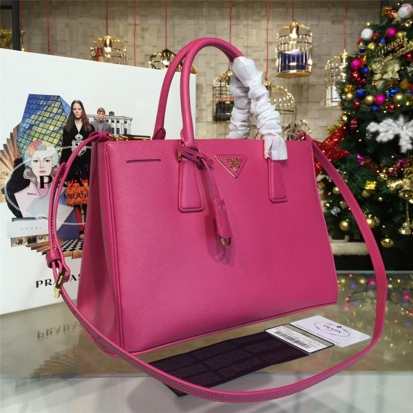 Pra*a shoulder bag  22.5cm x 4cmx 16cm