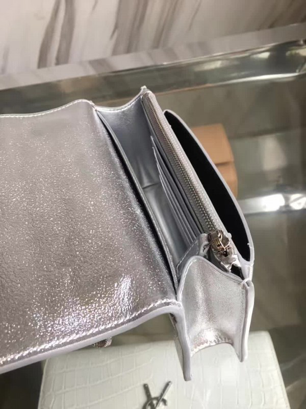 Y51 sunset chain wallet 4839 17cm x 13cm x 7cm
