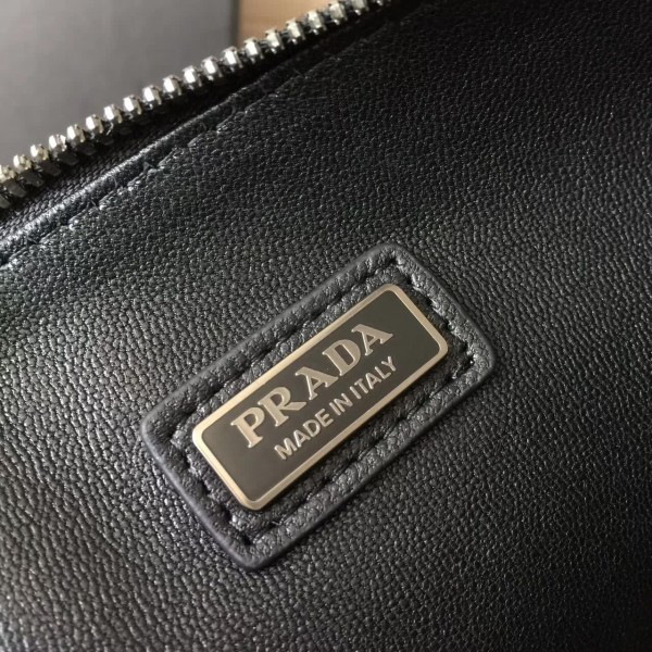 Pra*a leather clutch bag 4304 28cm x 1.5cm x 18cm