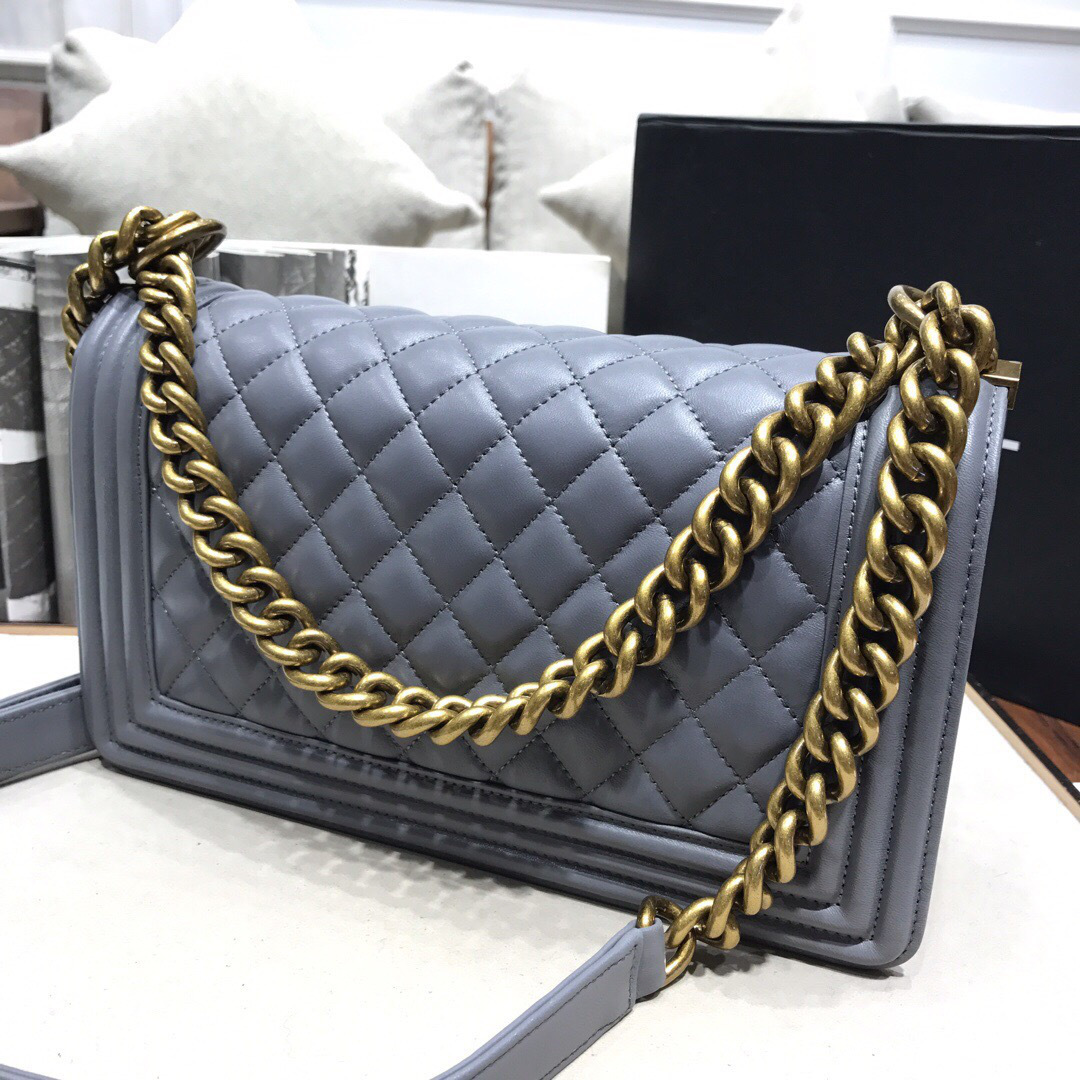 ch**el sheepskin classic D1am0nd hot mama burst gray gold hardware a67086