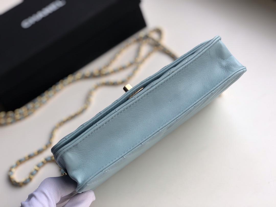 Ch**el lamb skin v-type chain bag blue 19x13.5x3.5cm