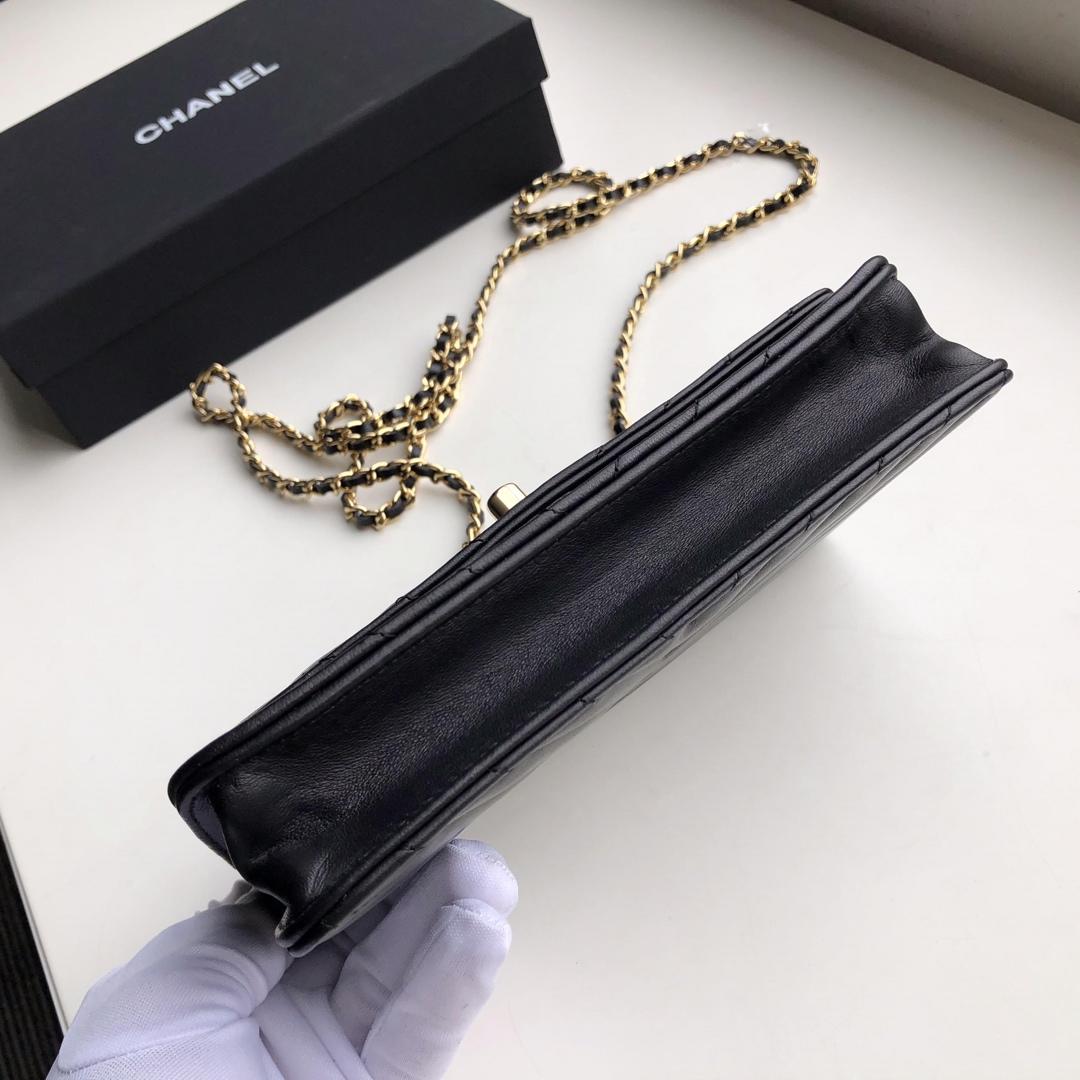 Ch**el lamb skin v-type chain bag black 19x13.5x3.5cm