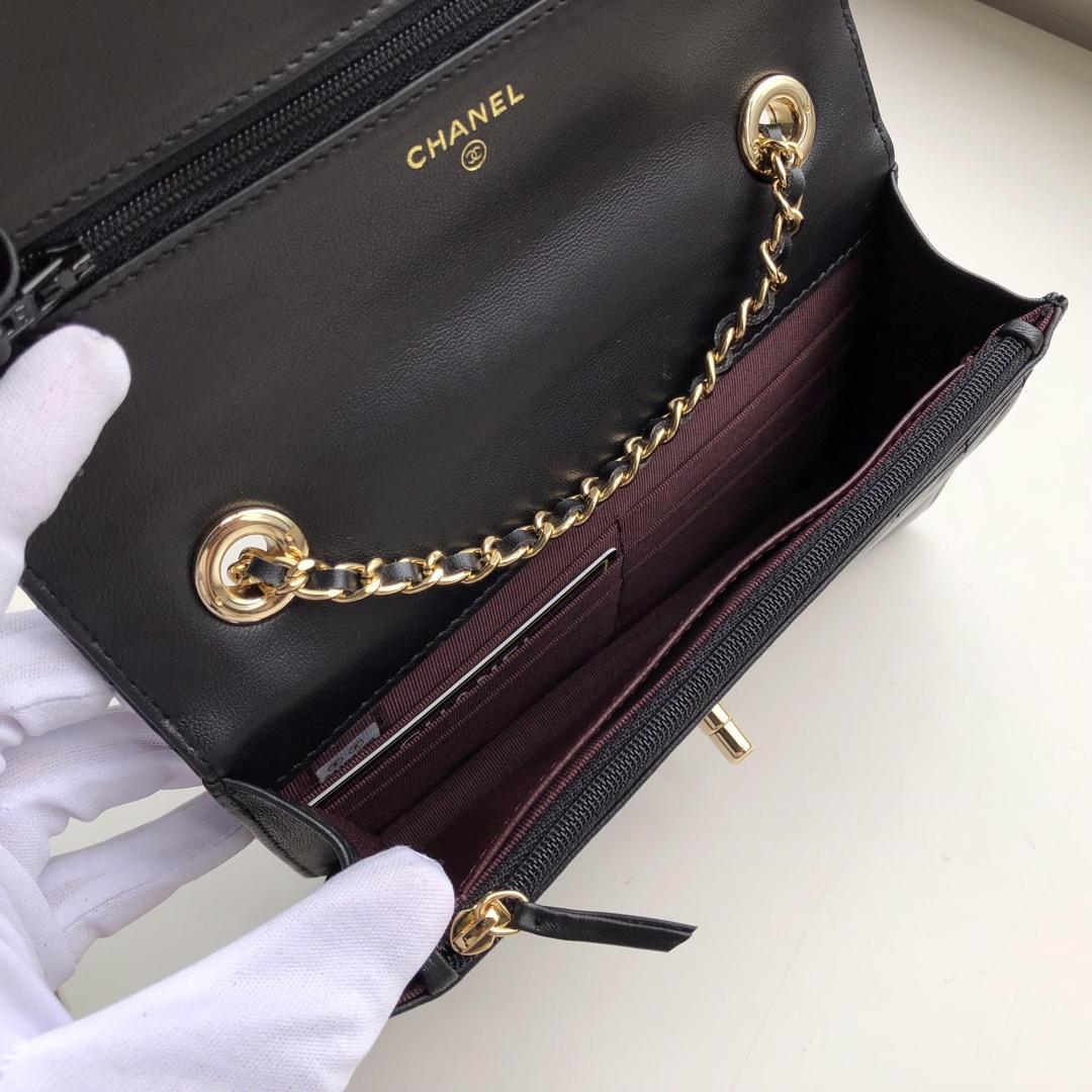 Ch**el lamb skin v-type chain bag black 19x13.5x3.5cm