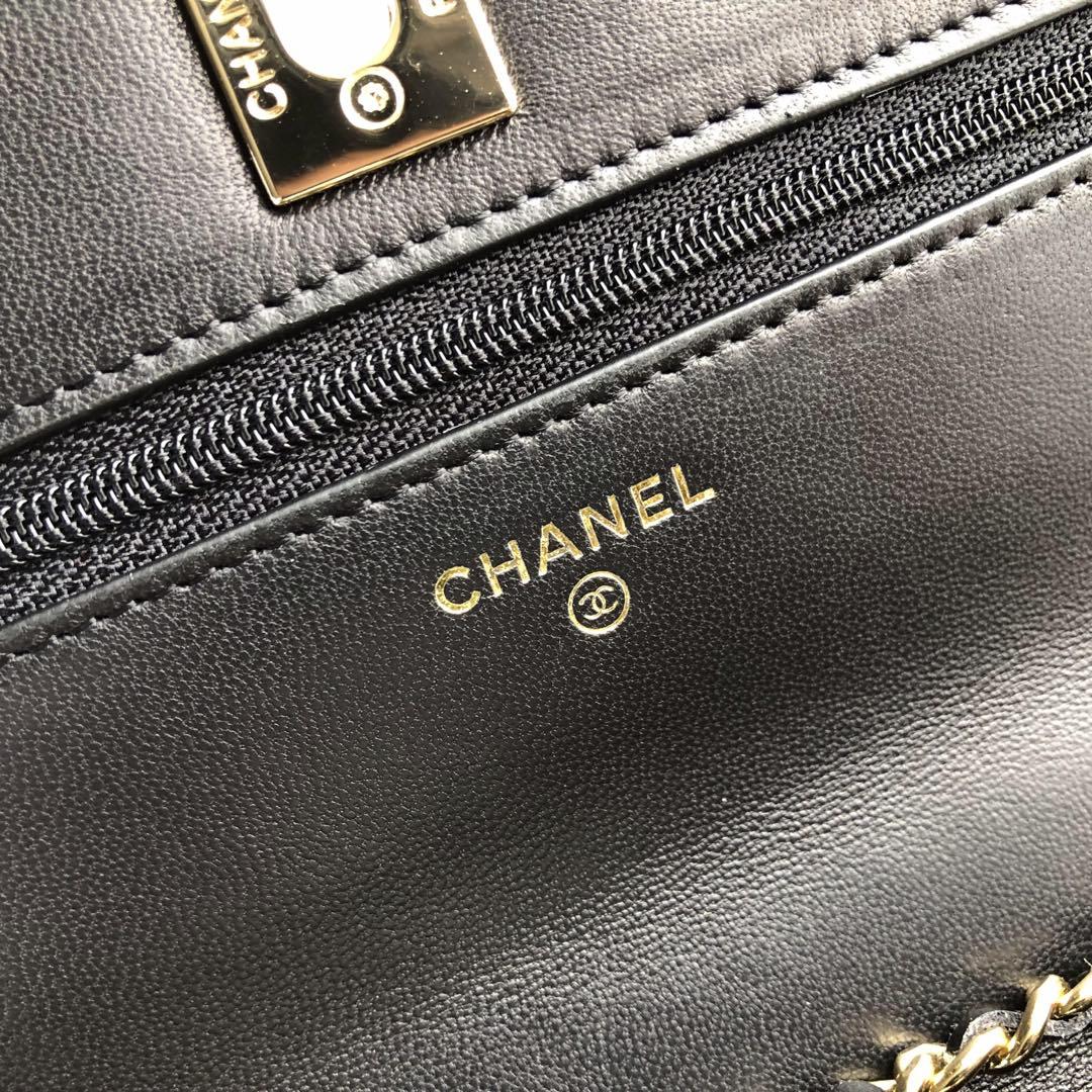 Ch**el lamb skin v-type chain bag black 19x13.5x3.5cm