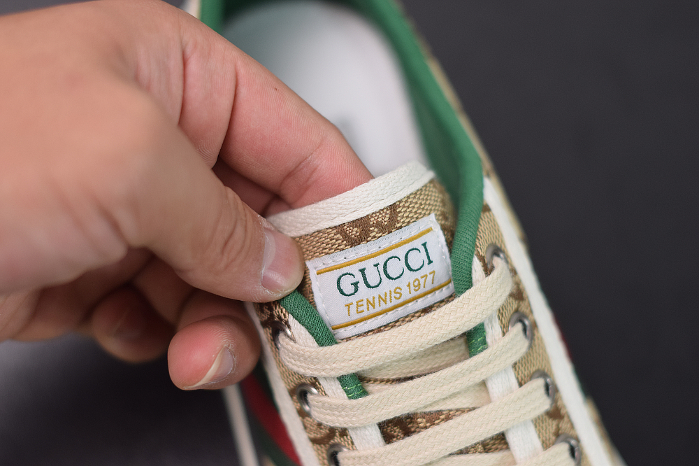 Gvc*1 sneakers