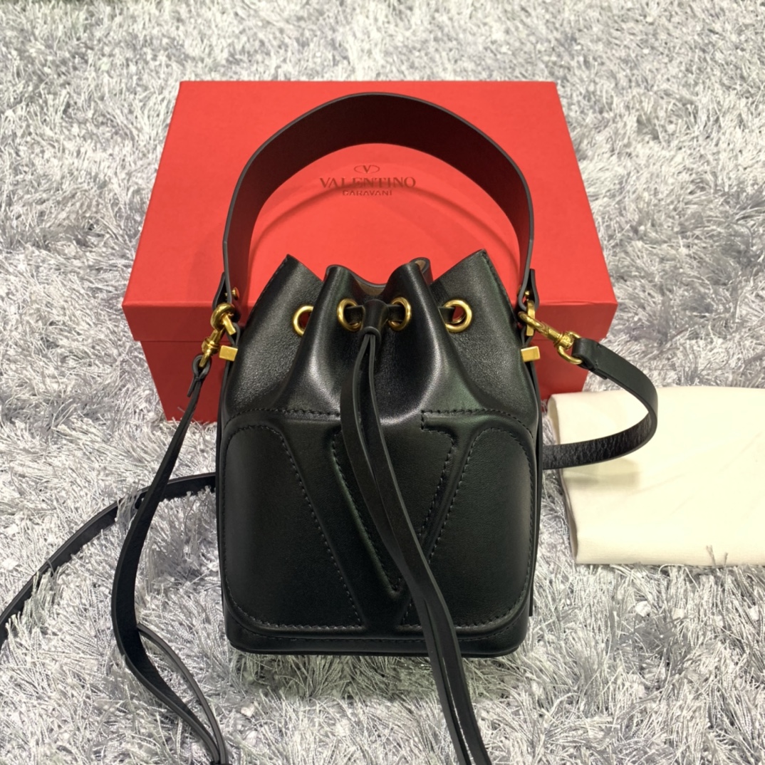 Va1e*ntin0 new style bucket bag 2054 15×10×20cm