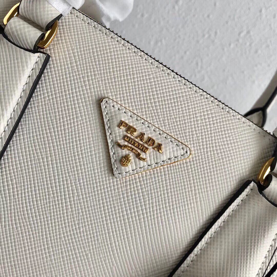 Pra*a medium galleria saffiano white 1ba232 31 × 22.5 × 13.5cm