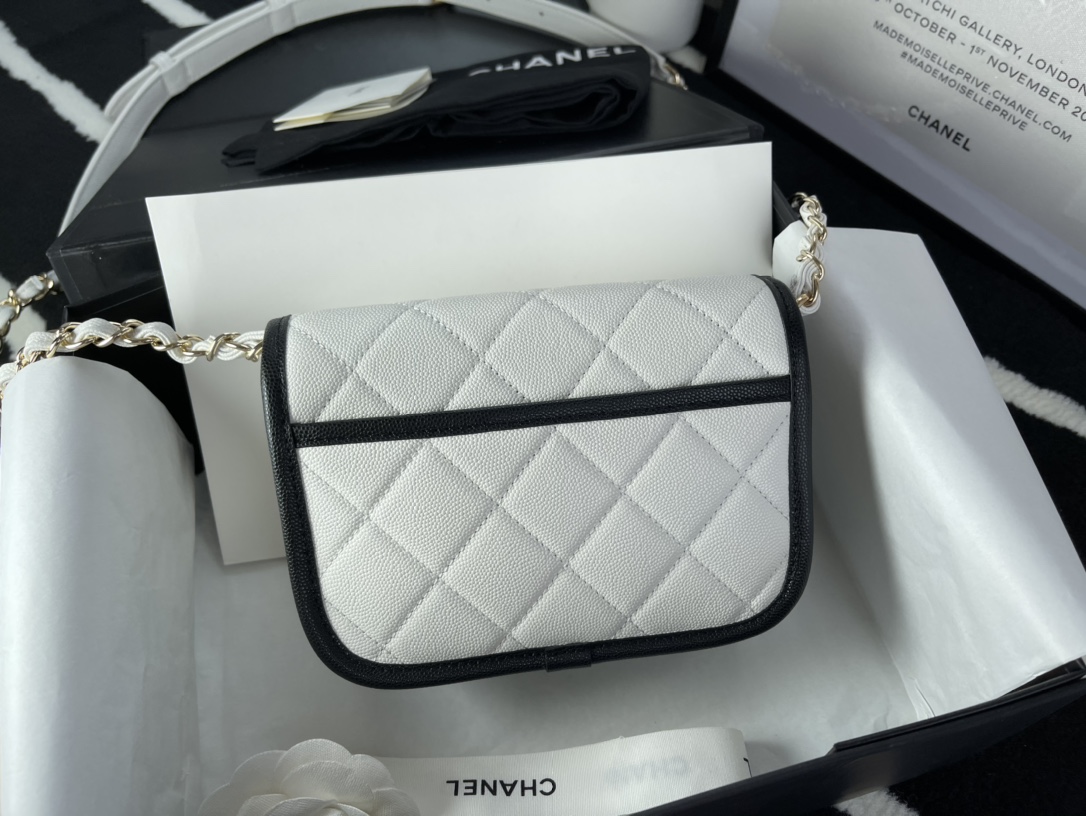 Ch**el mini messenger bag white & black as2465 13 × 18 × 6 cm