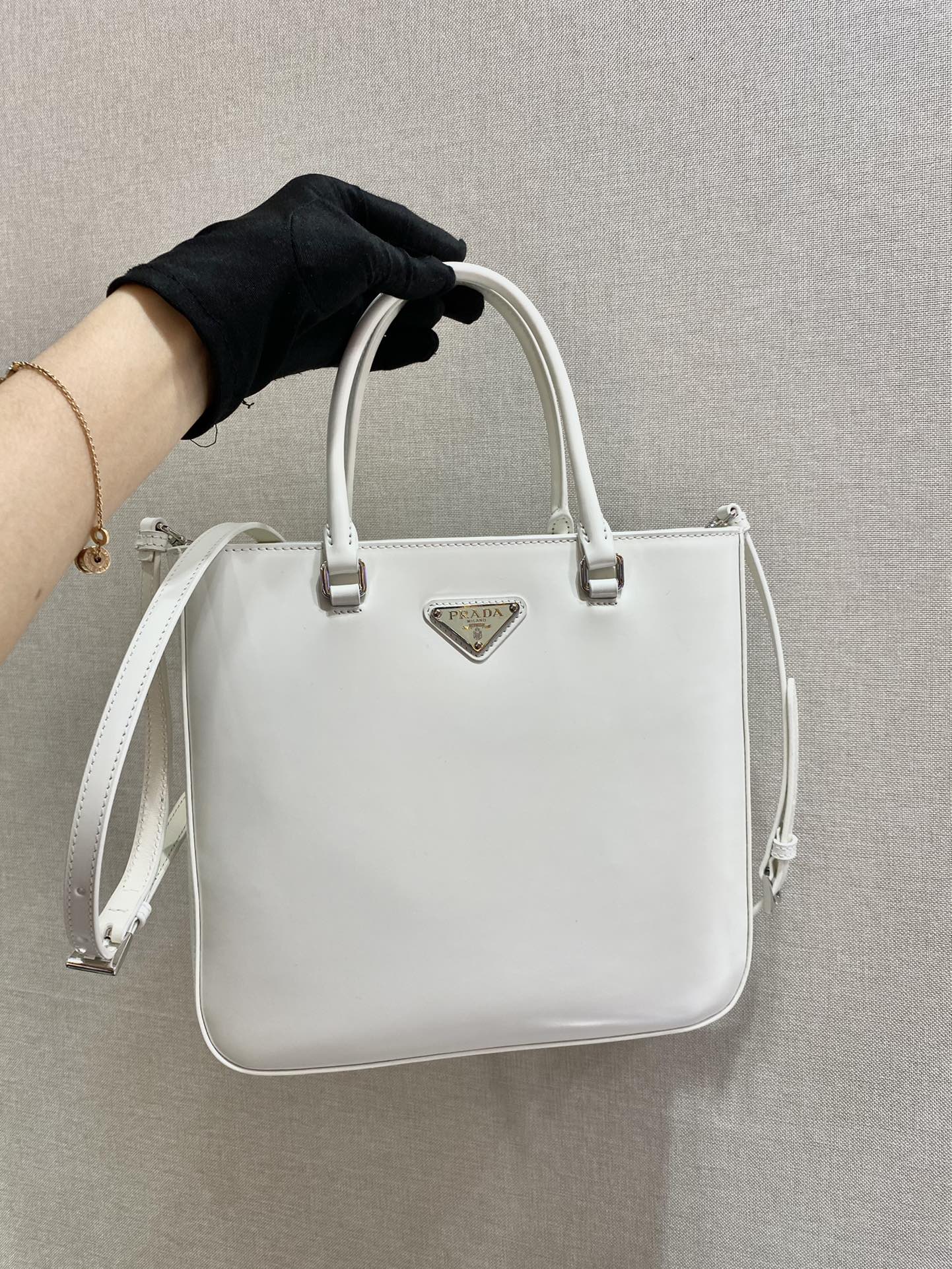 Pra*a brushed leather tote bag white 1ba330 24 x 22 x 6 cm
