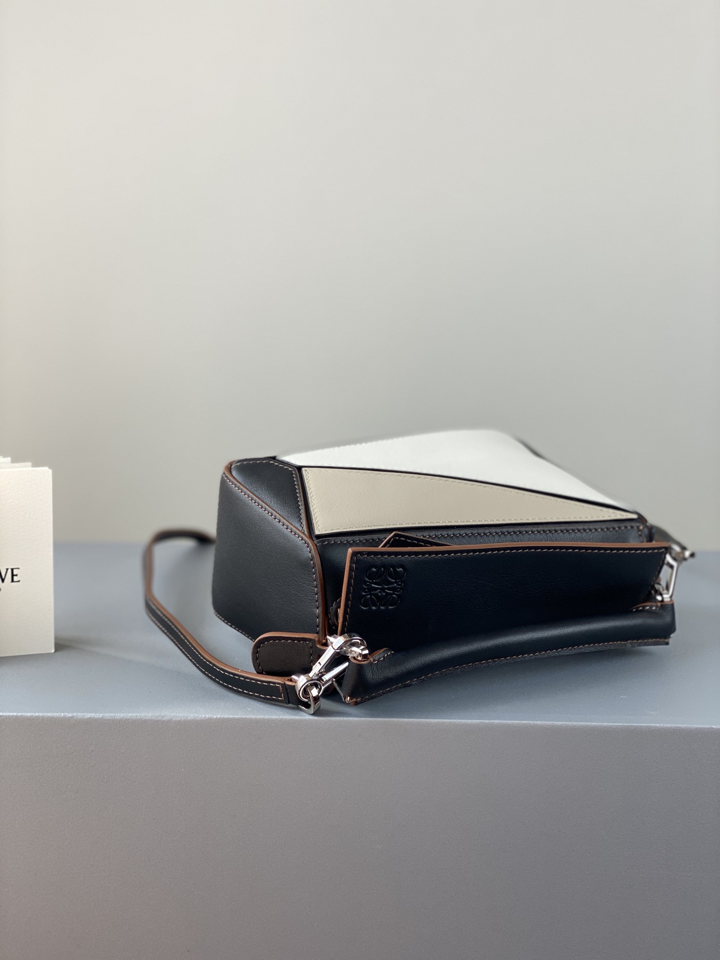 L0ew* mini puzzle craft bag in classic calfskin light oat 18*12.5*8cm