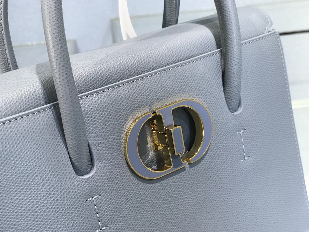 D10r medium st honorÉ tote gray grained calfskin m9321umba 25 x 19 x 12 cm