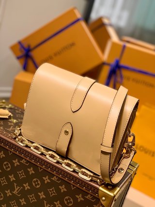l0vis Vvtt0n rendez-vous calfskin camel m57745 17.0 x 22.0 x 7.0 cm