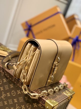 l0vis Vvtt0n rendez-vous calfskin camel m57745 17.0 x 22.0 x 7.0 cm