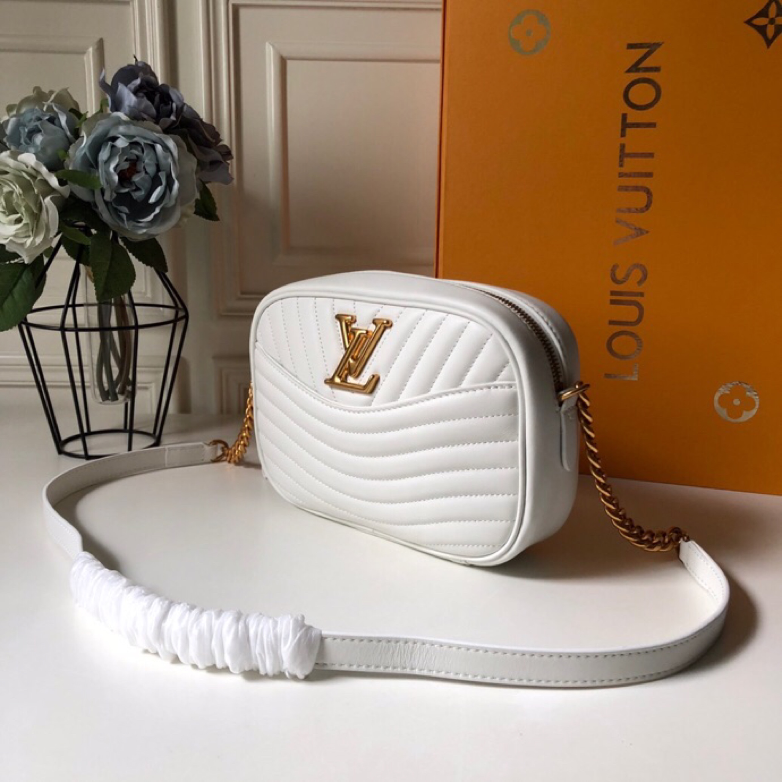 l0vis Vvtt0n new wave camera bag h24 21.5 x 15.5 x 6 cm