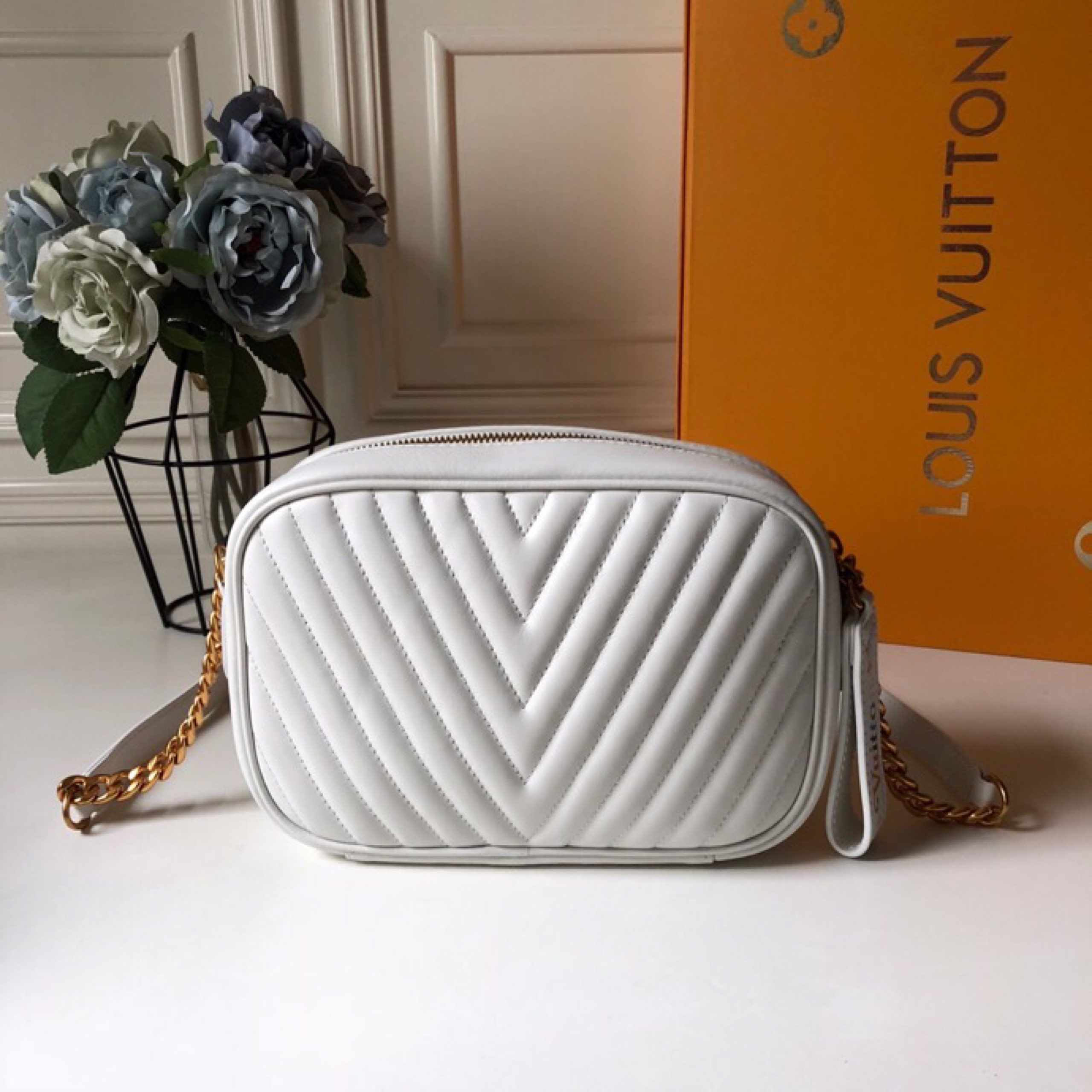 l0vis Vvtt0n new wave camera bag h24 21.5 x 15.5 x 6 cm