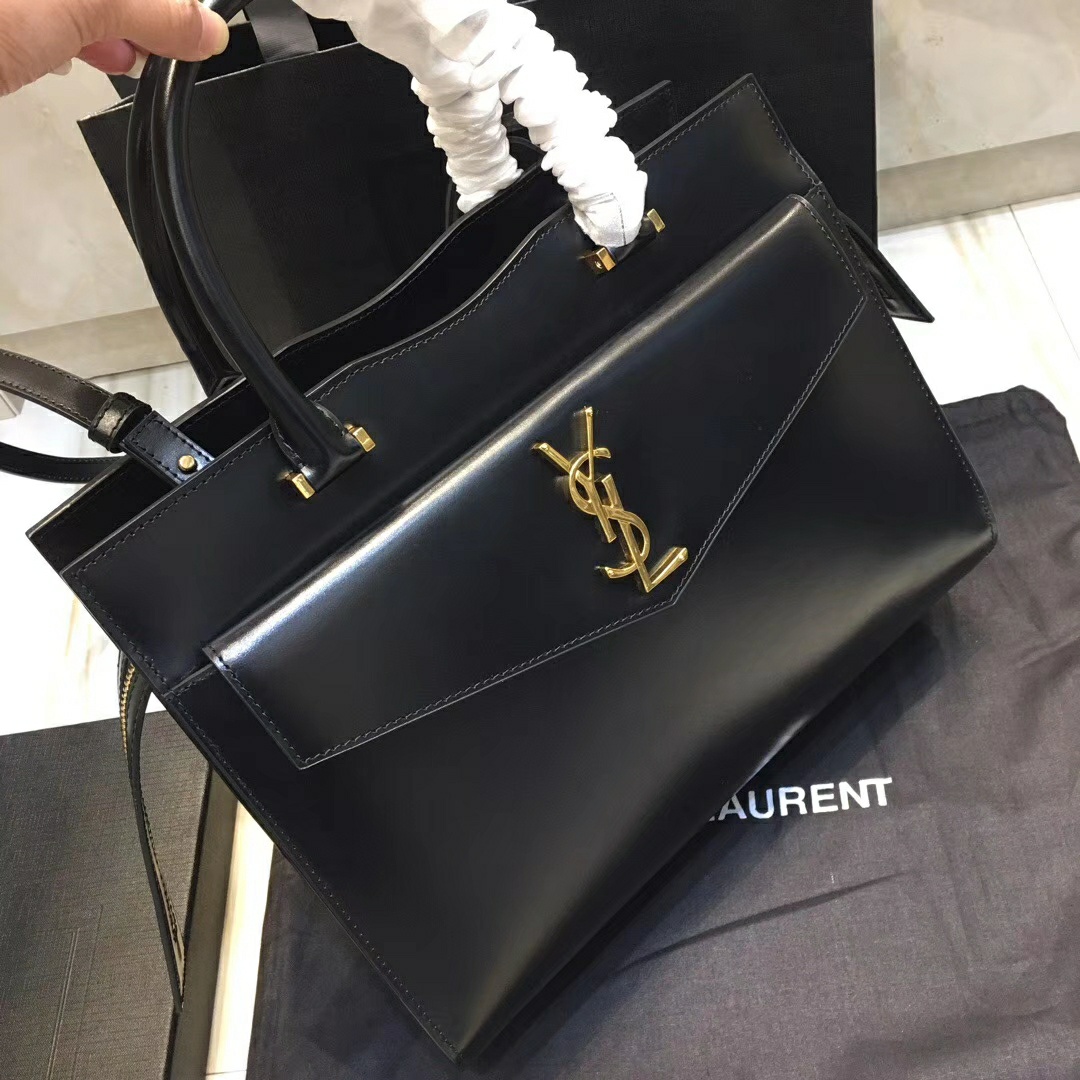 Y51 uptown medium tote in grain de poudre embossed leather black 5576531ka0j1000 31 x 24 x 16 cm
