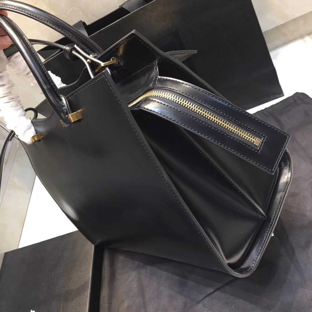 Y51 uptown medium tote in grain de poudre embossed leather black 5576531ka0j1000 31 x 24 x 16 cm
