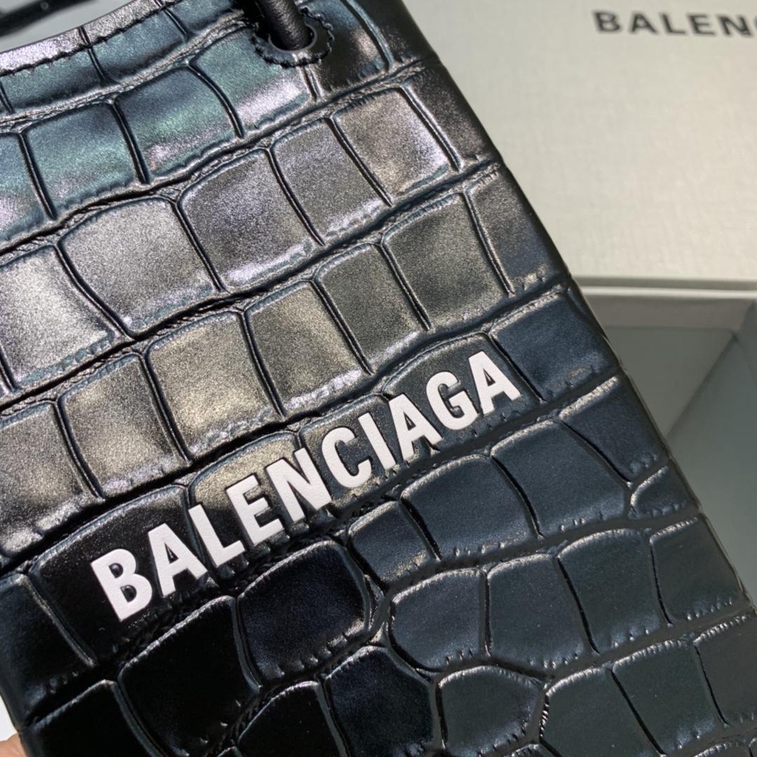 Ba1en*iaga shopping phone holder croc-effect leather bag in black 12 x 4.5 x 18 cm