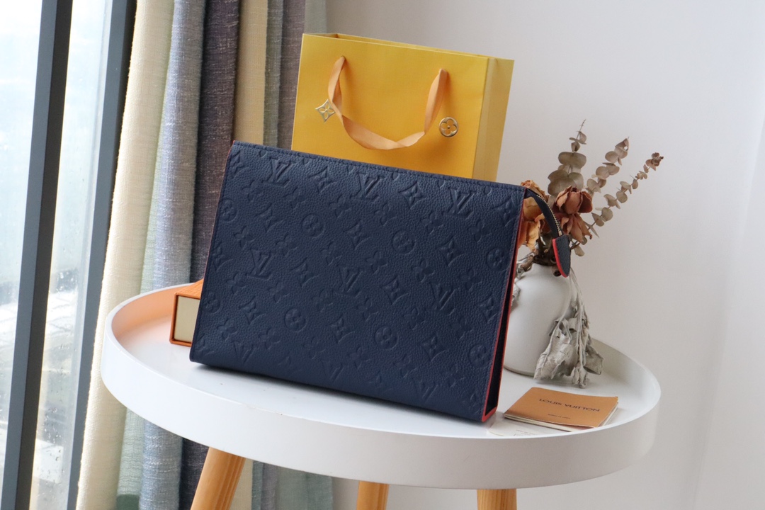 l0vis Vvtt0n pochette voyage monogram eclipse in black and red m61692 26 x 20 x 5 cm