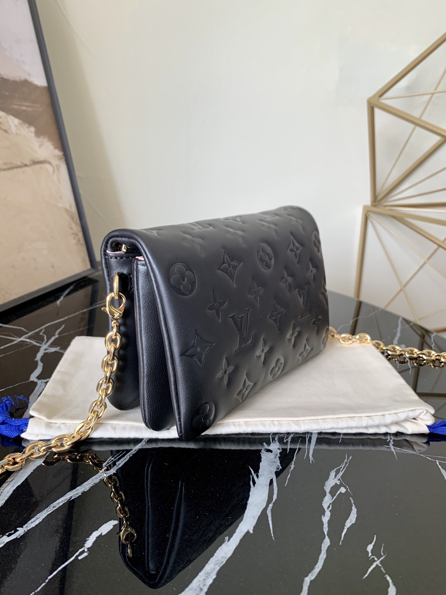 l0vis Vvtt0n pochette coussin black m80742 20 x 14 x 8 cm