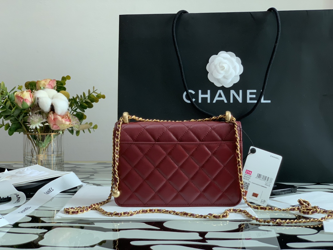 Ch**el wallet on chain calfskin & gold-tone metal burgundy ap2289 19cm