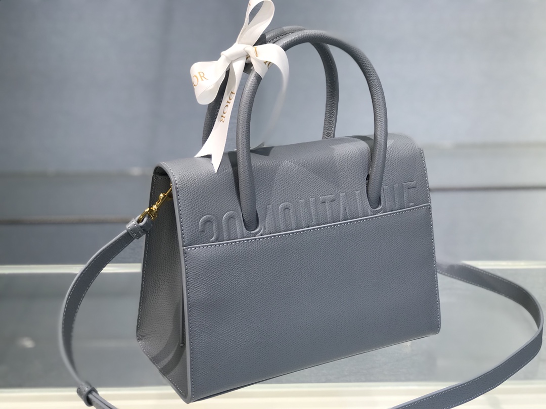 D10r medium st honorÉ tote sky blue grained calfskin m9321 25 x 19 x 12 cm