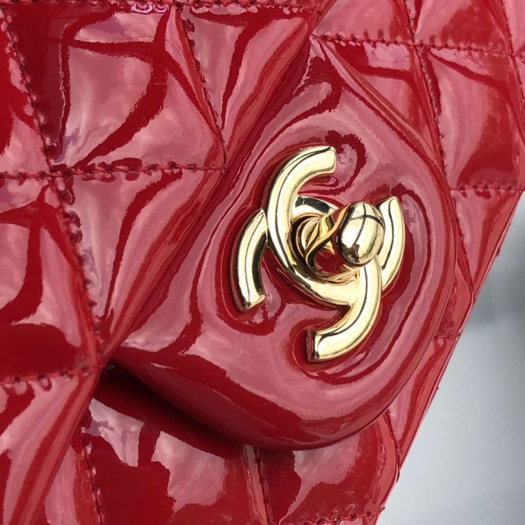 Ch**el cf mini patent calfskin & golden metal red bag 20cm