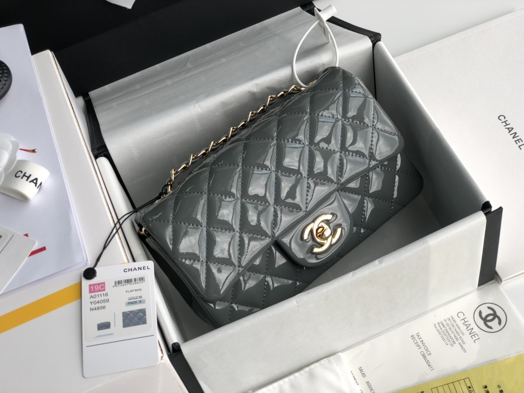 Ch**el cf mini patent calfskin & golden metal grey bag 20cm