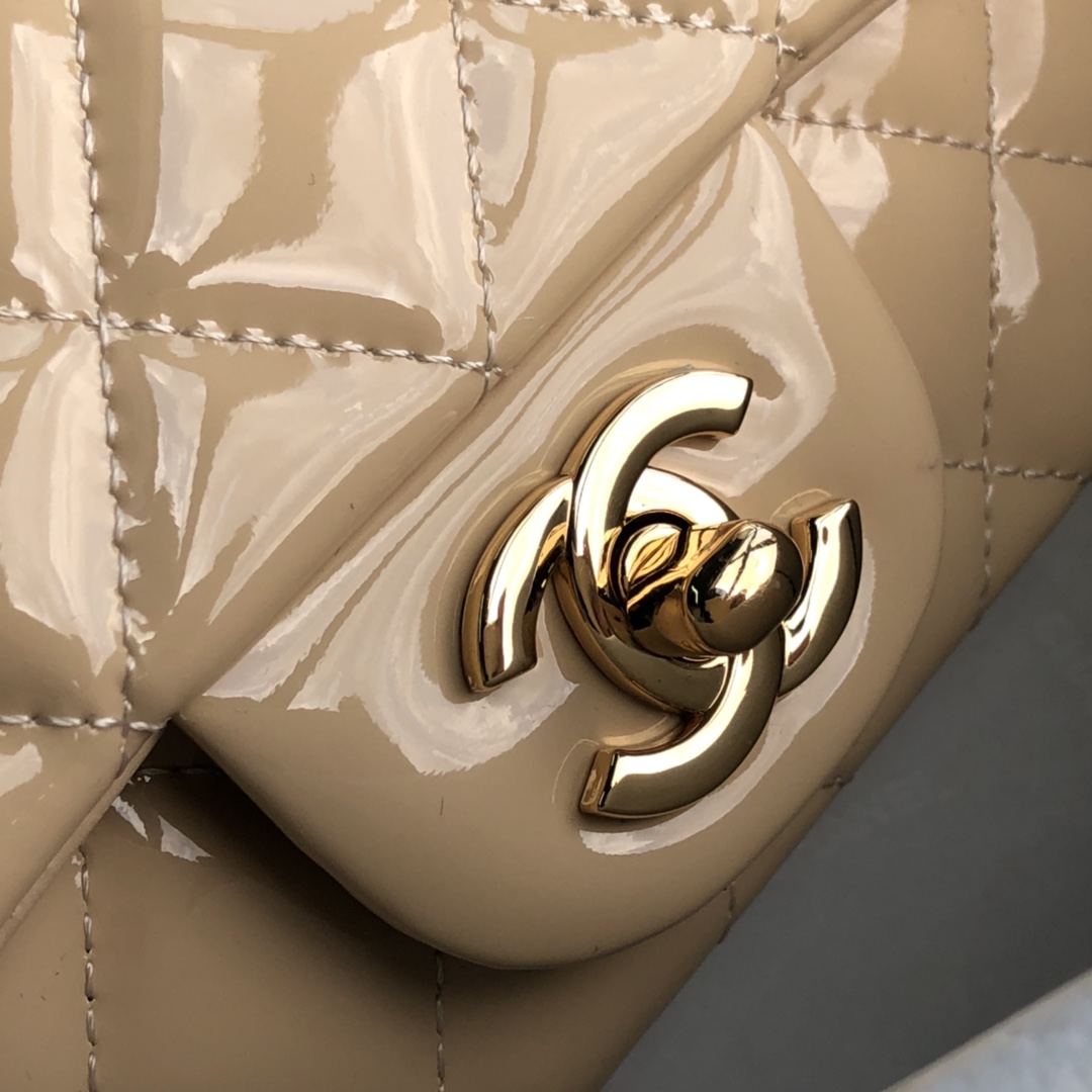 Ch**el cf mini patent calfskin & golden metal beige bag 20cm