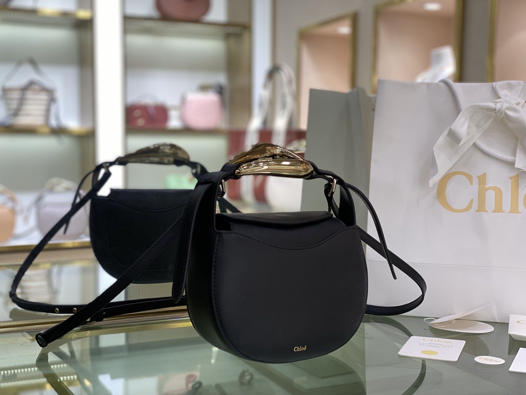 CHLOE KISS SMALL BAG Grain Calfskin Full Black CHC21US350 20 x 26 x 8 cm