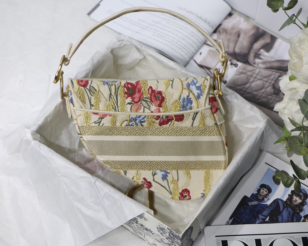 D10r saddle oblique limited edition embroidery hibiscus m9001 25.5 x 20 x 6.5 cm
