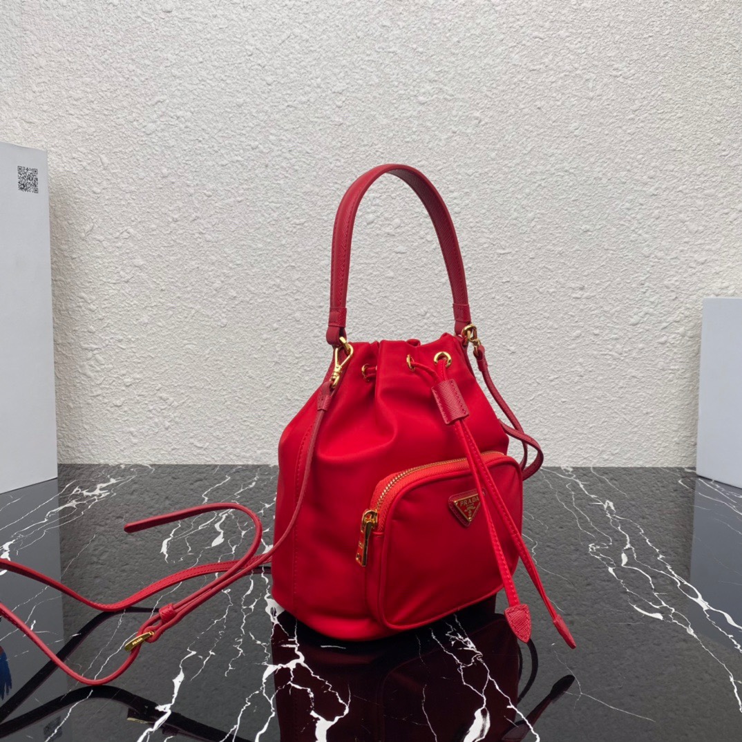 Pra*a duet re-nylon shoulder bag red 1bh038 23 × 18 × 12 cm
