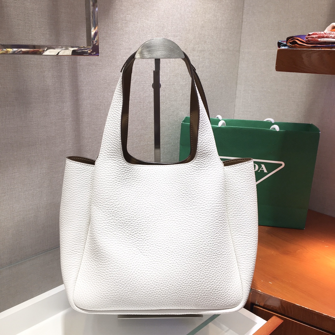 Pra*a dynamique leather handbag white and caramel 1bg335 25 x 21.5 x 14 cm