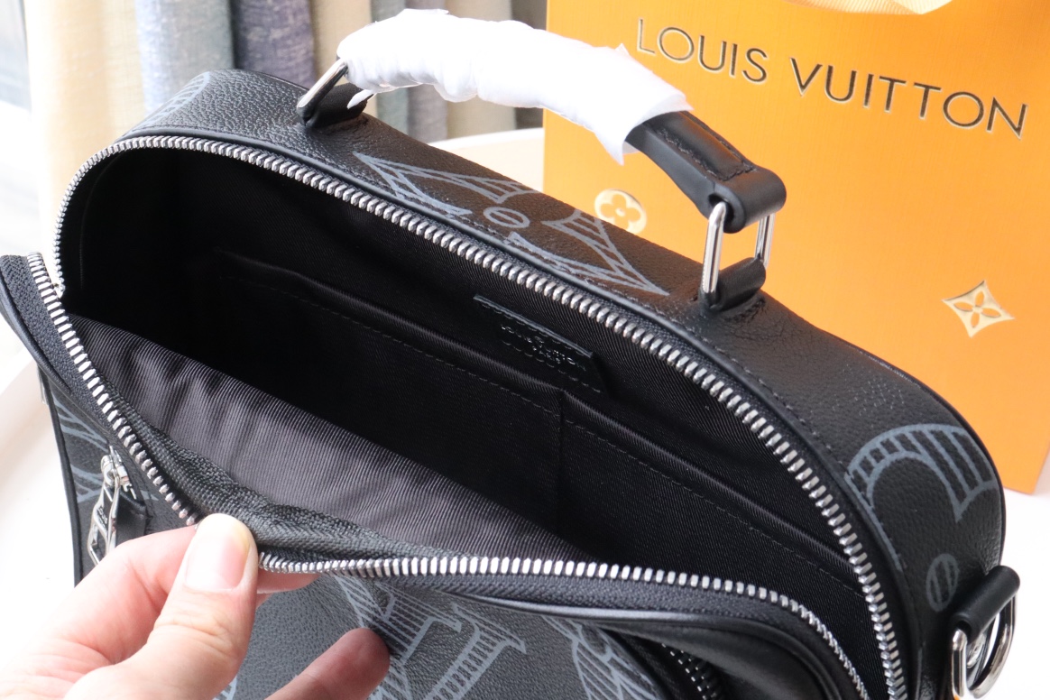 l0vis Vvtt0n flight case taurillon shadow m57287 26 x 20 x 6 cm