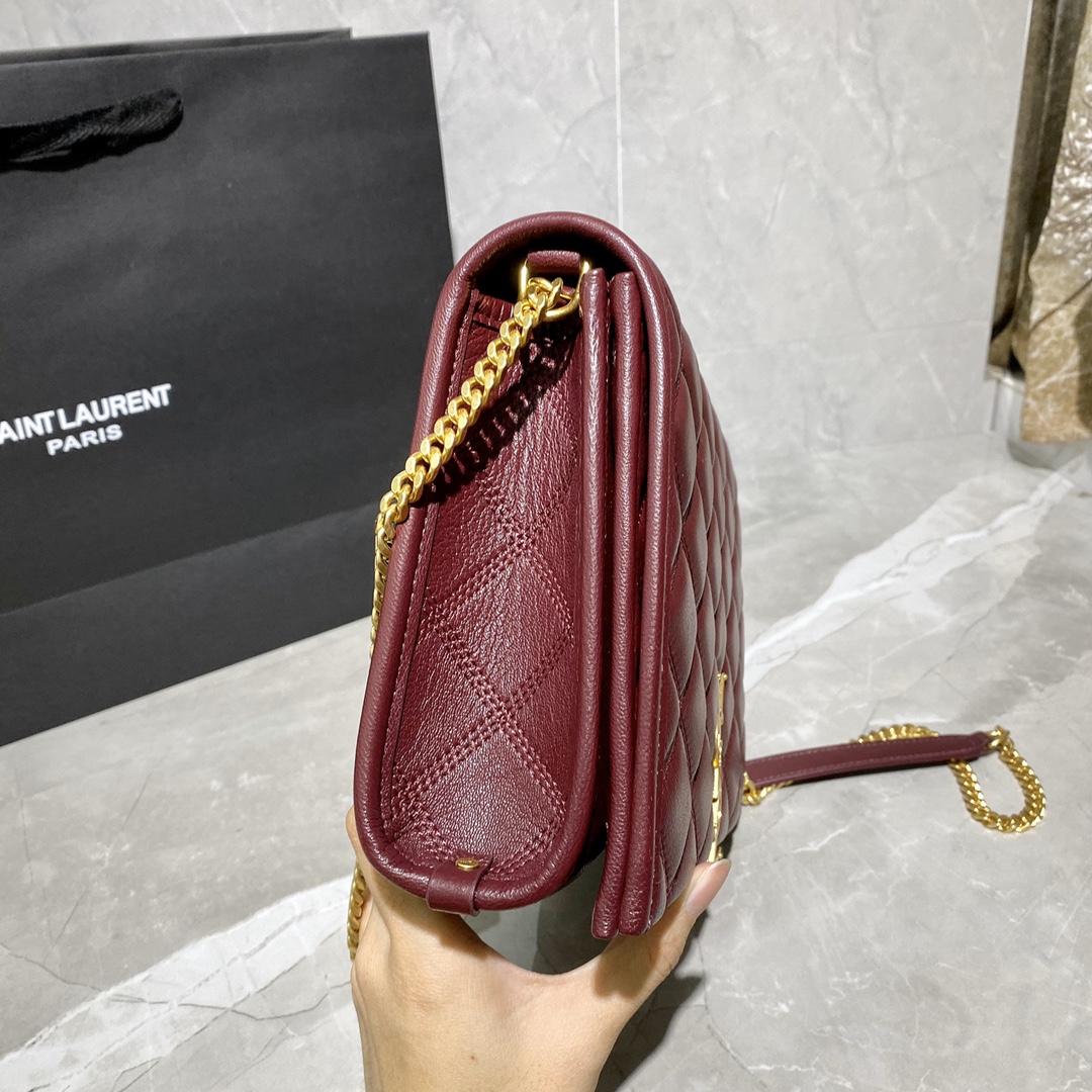 Y51 becky mini chain bag in carrÉ-quilted lambskin burgundy 6507691 25 x 17 x 7 cm