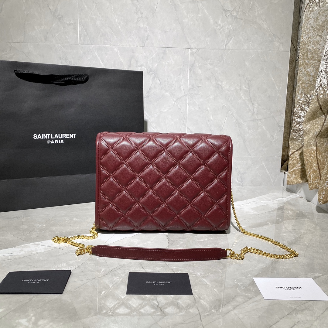 Y51 becky mini chain bag in carrÉ-quilted lambskin burgundy 6507691 25 x 17 x 7 cm