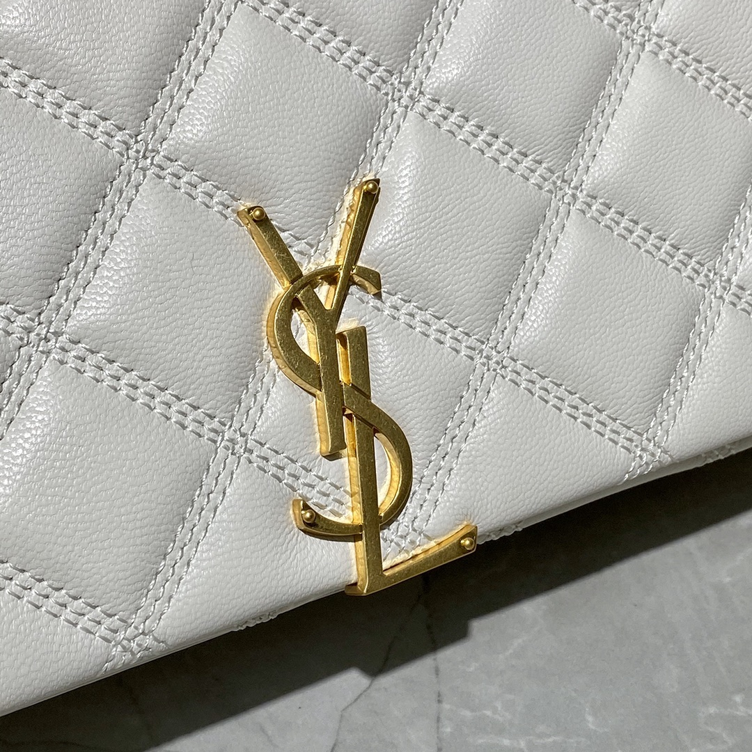 Y51 becky mini chain bag in carrÉ-quilted lambskin white 6507691 25 x 17 x 7 cm