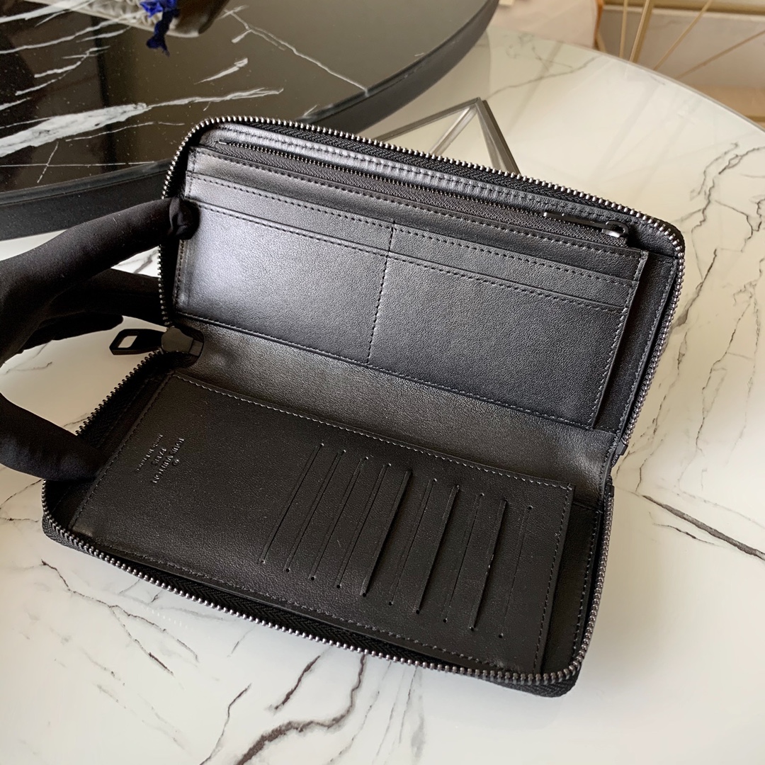 l0vis Vvtt0n zippy wallet vertical monogram seal leather black m80505 10 x 20 x 2 cm