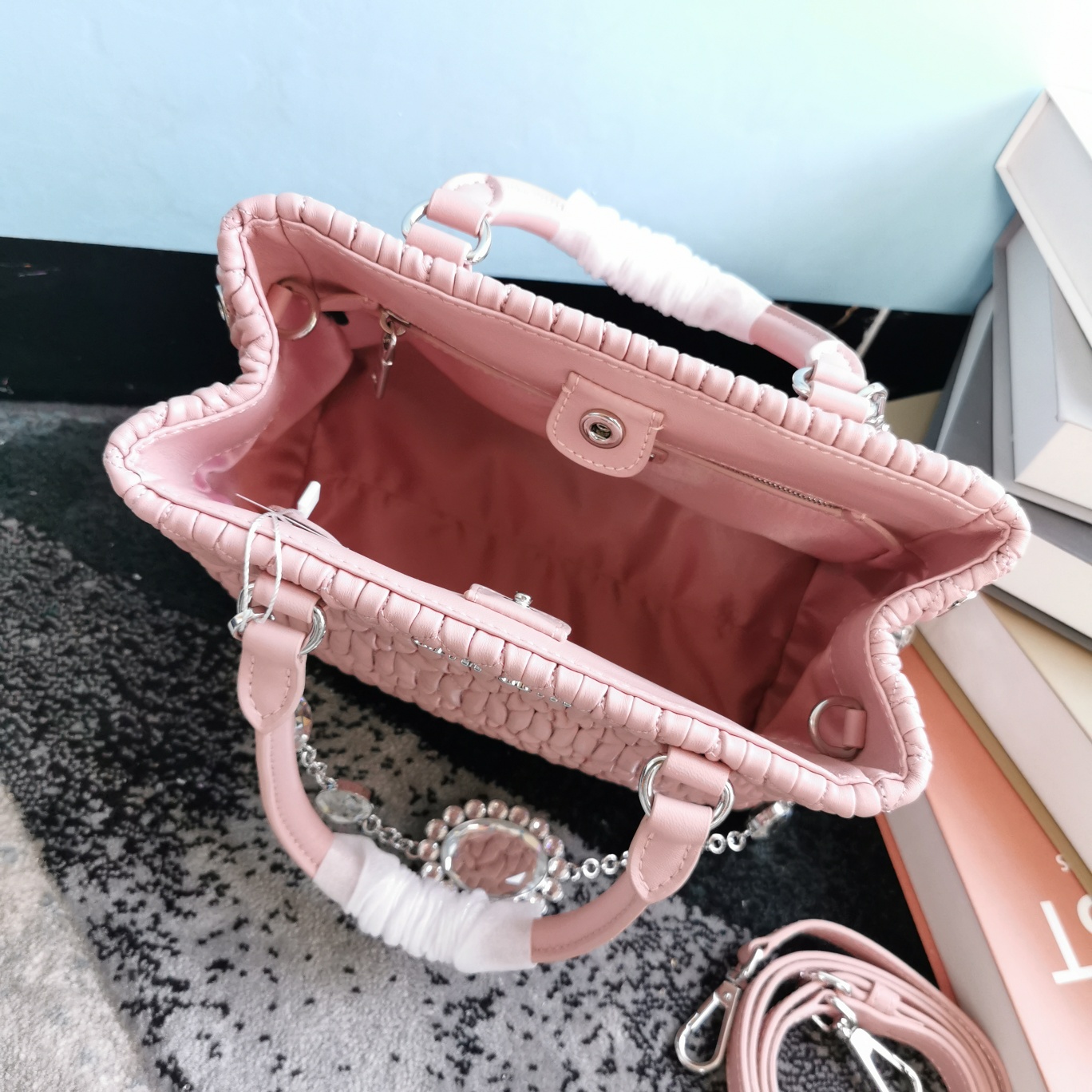 M1um1u crystal cloquÉ nappa leather handbag cameo beige 5ba067 24 x 19.5 x 13 cm