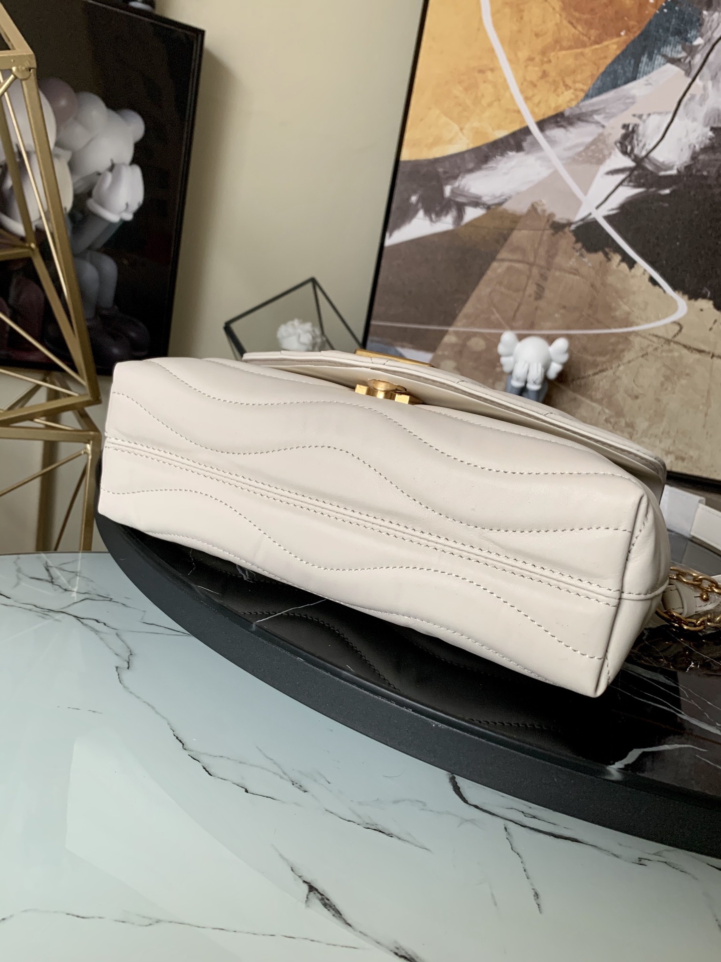 l0vis Vvtt0n new wave chain bag smooth cowhide leather ivoire m58549 24 x 14 x 9 cm