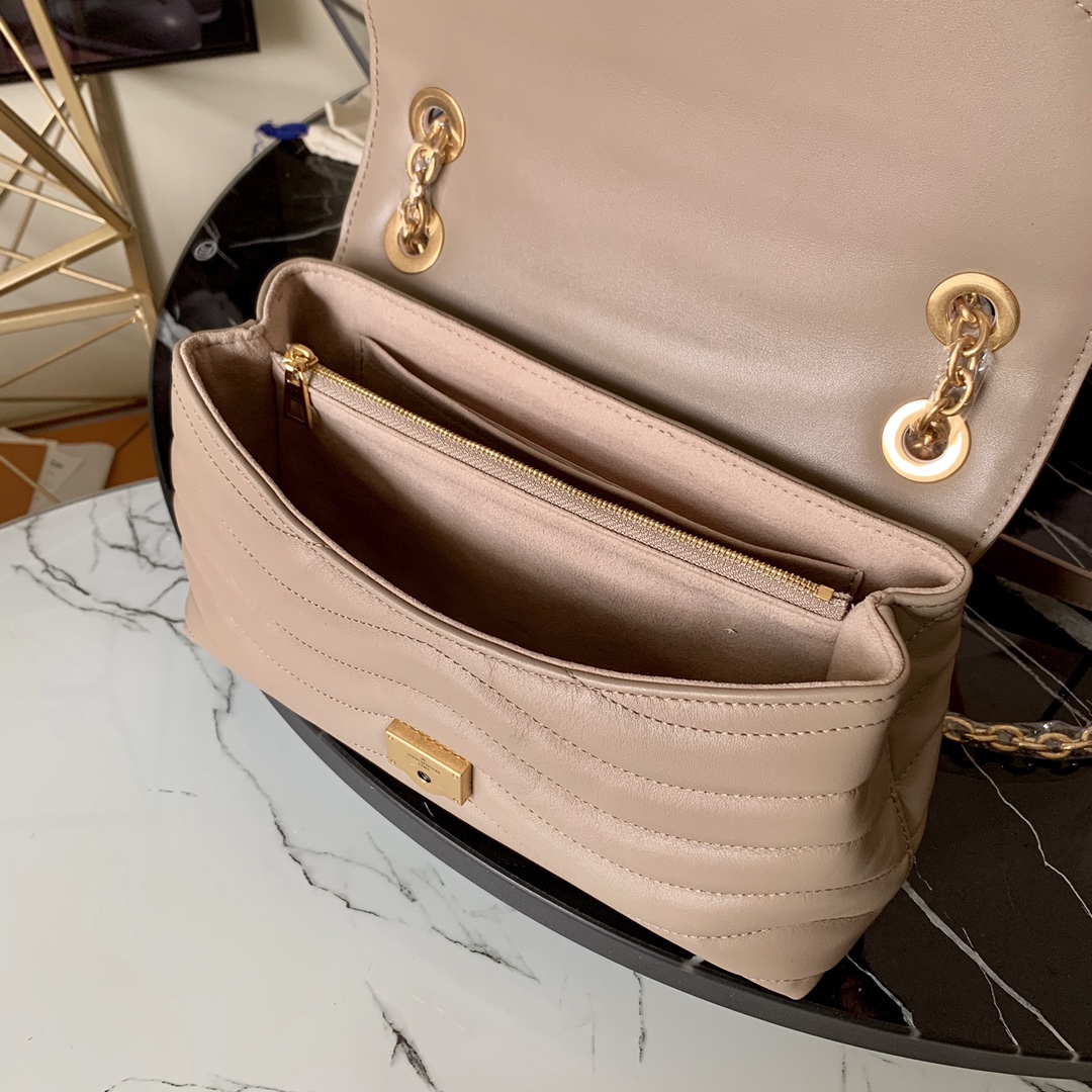 l0vis Vvtt0n new wave chain bag smooth cowhide leather taupe m58550 24 x 14 x 9 cm