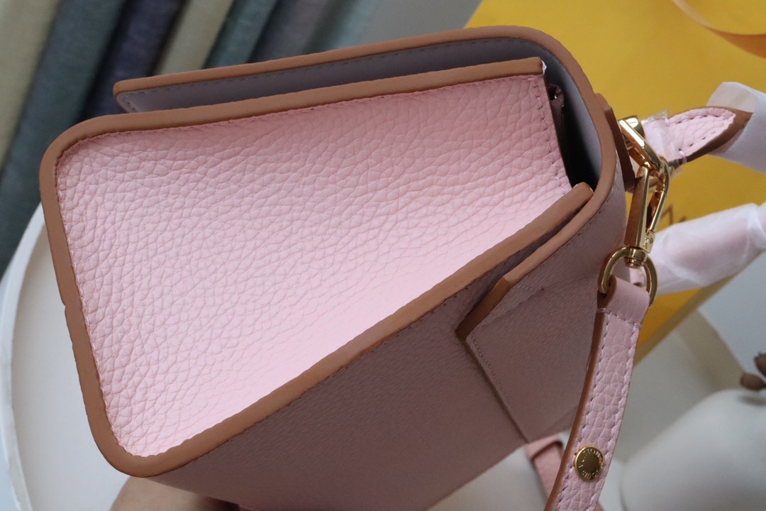 l0vis Vvtt0n twist one handle pm eau de rose m57584 17 x 25 x 11 cm
