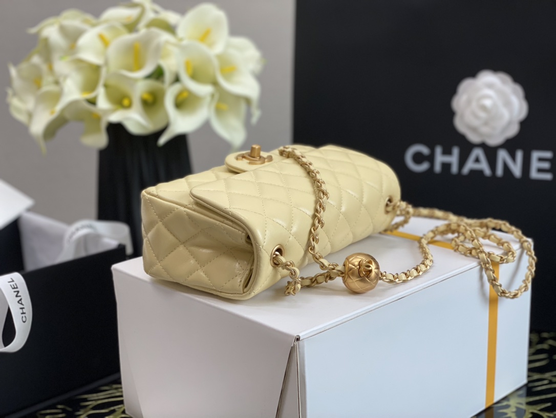 Ch**el charm strap flap bag lambskin sunshine as1787 17 x 20 cm