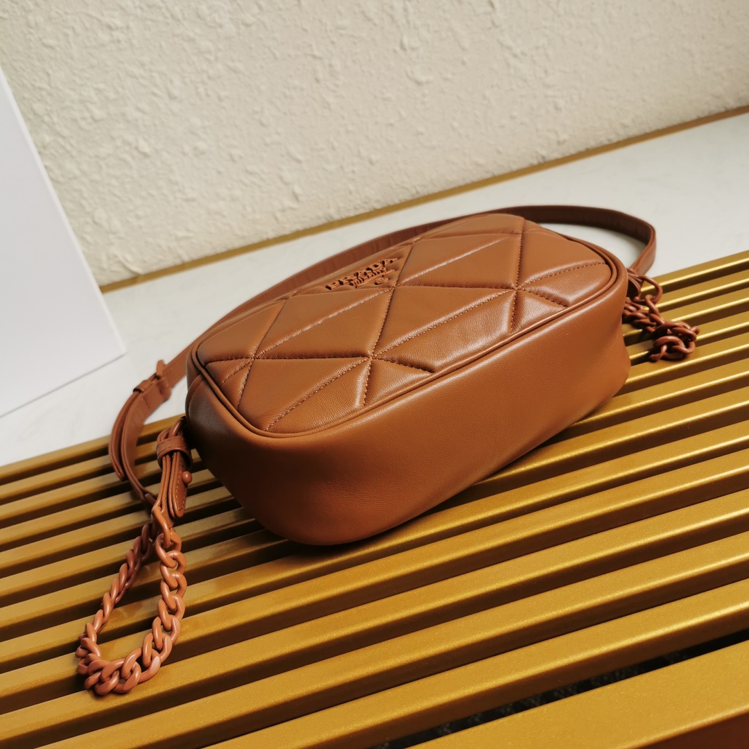 Pra*a spectrum shoulder bag quilted nappa leather brown 1bh141 13.5 x 21 x 8 cm