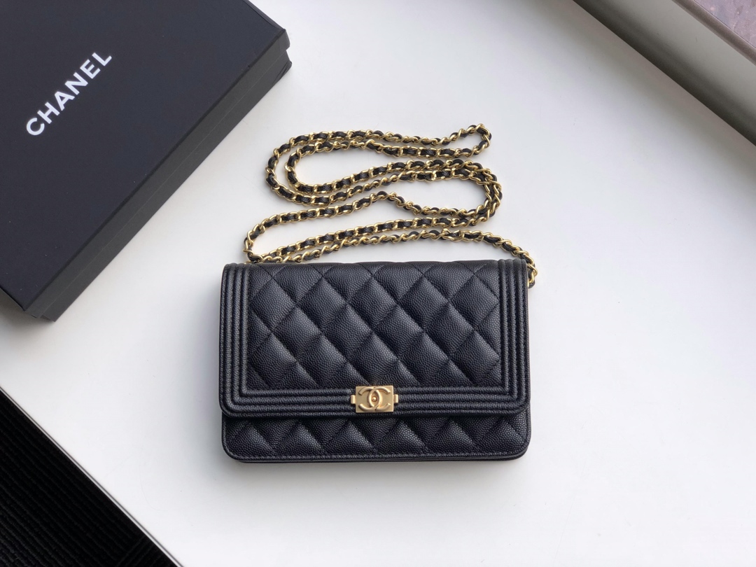 Ch**el boy wallet on chain grained calfskin black 80287 19.5 x 12.5 x 4 cm
