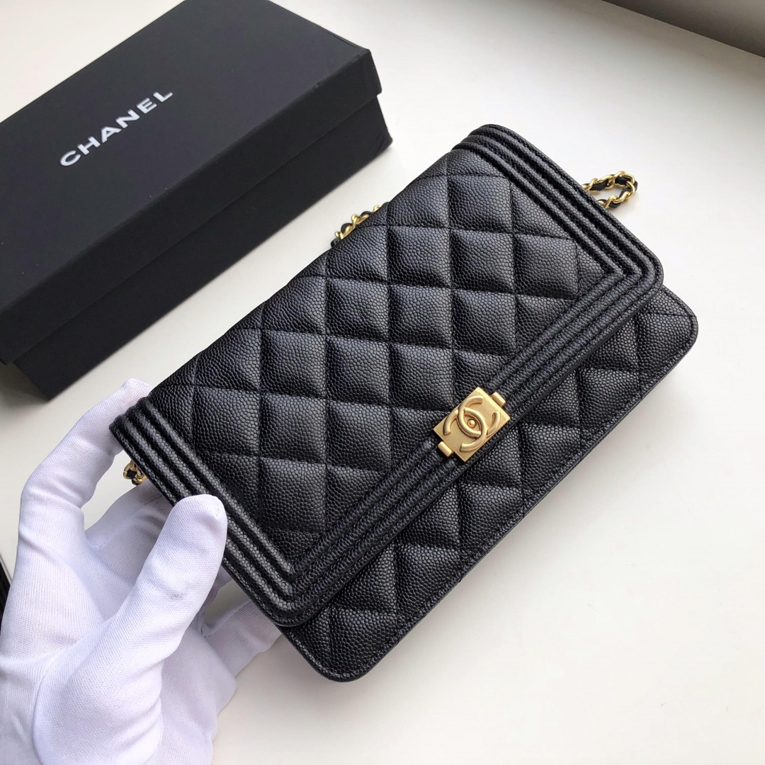 Ch**el boy wallet on chain grained calfskin black 80287 19.5 x 12.5 x 4 cm
