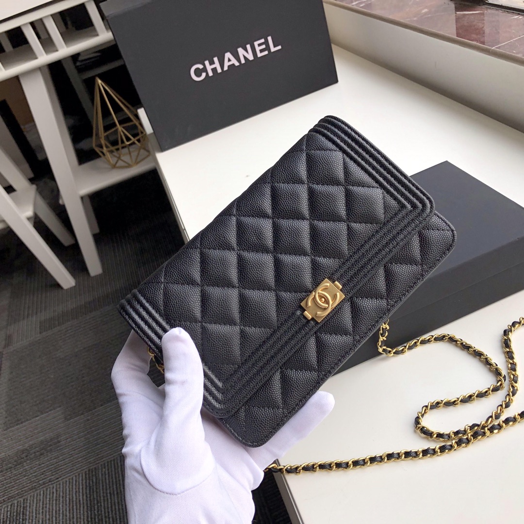 Ch**el boy wallet on chain grained calfskin black 80287 19.5 x 12.5 x 4 cm