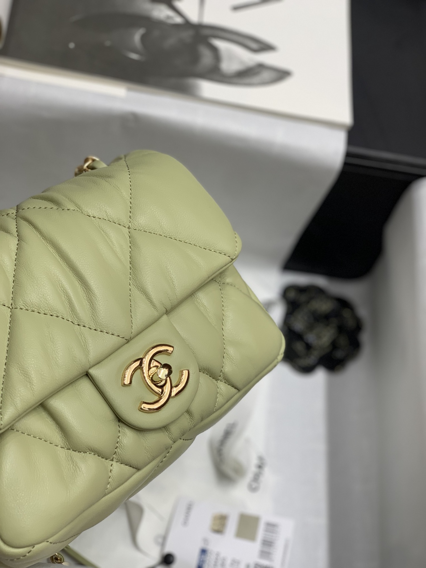 Ch**el small calfskin bubbly flap bag green as2232 19 x 14.5 x 8.5 cm